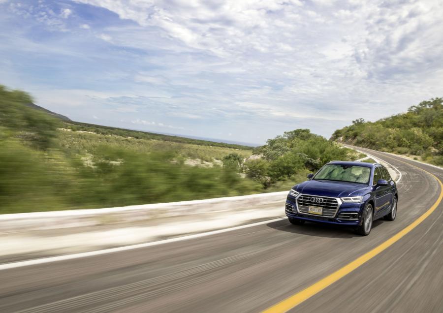  Audi Q5 TFSI Quattro S-Line 2016 года  (WW) (фото 20 из 110)